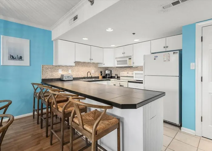 Royal Hawaiian - Amazing 2 Bedroom With Outdoor & Indoor Pool! Holiday home Ocean City