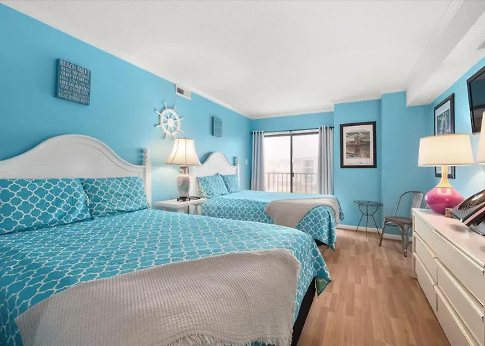 Royal Hawaiian - Amazing 2 Bedroom With Outdoor & Indoor Pool! *