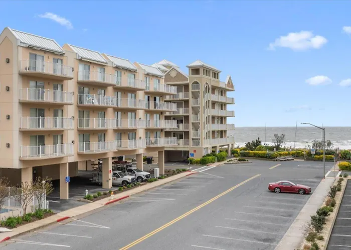 Holiday home Royal Hawaiian - Amazing 2 Bedroom With Outdoor & Indoor Pool! Ocean City