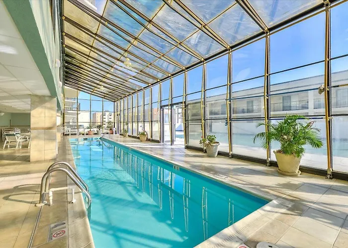 Holiday home Royal Hawaiian - Amazing 2 Bedroom With Outdoor & Indoor Pool! *